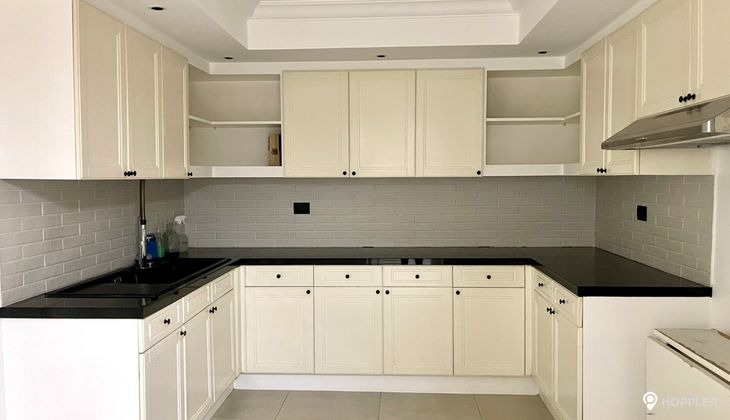 "2BR Condo for Rent in Amorsolo West, Rockwell Center, Makati"04