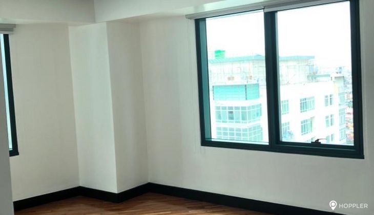 "3BR Condo for Rent in Amorsolo East, Rockwell Center, Makati"02