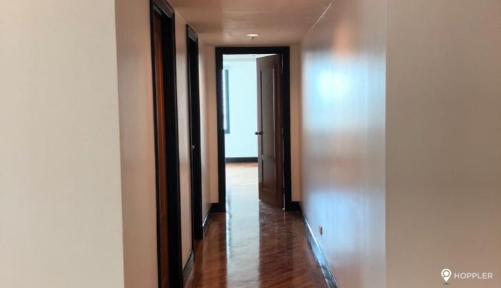 "3BR Condo for Rent in Amorsolo East, Rockwell Center, Makati"03