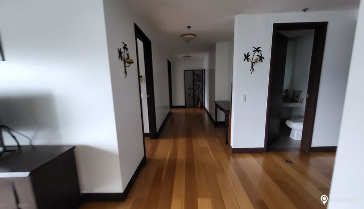 "2BR Condo for Rent in The Residences at Greenbelt, Legazpi Village, Makati"02