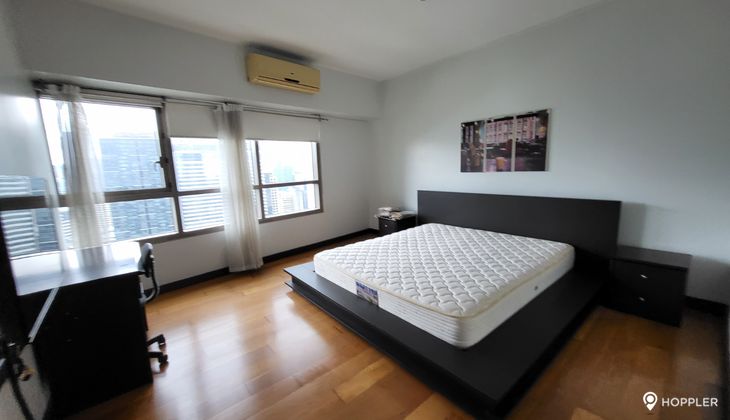 "2BR Condo for Rent in The Residences at Greenbelt, Legazpi Village, Makati"03