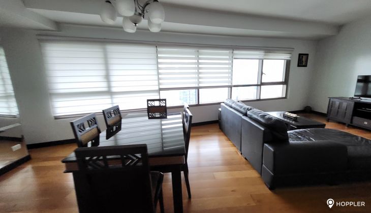 "2BR Condo for Rent in The Residences at Greenbelt, Legazpi Village, Makati"04