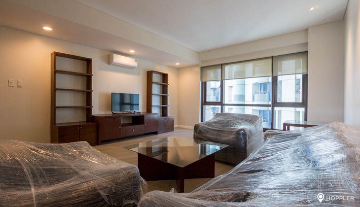 "2BR Condo for Rent in The Shang Grand Tower, Legazpi Village, Makati"03