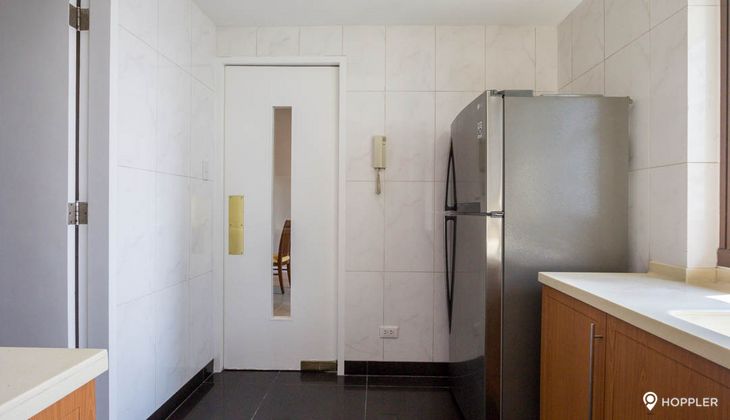 "2BR Condo for Rent in The Shang Grand Tower, Legazpi Village, Makati"10