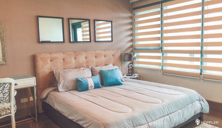 "2BR Condo for Rent in Edades Tower and Garden Villas, Rockwell Center, Makati"08