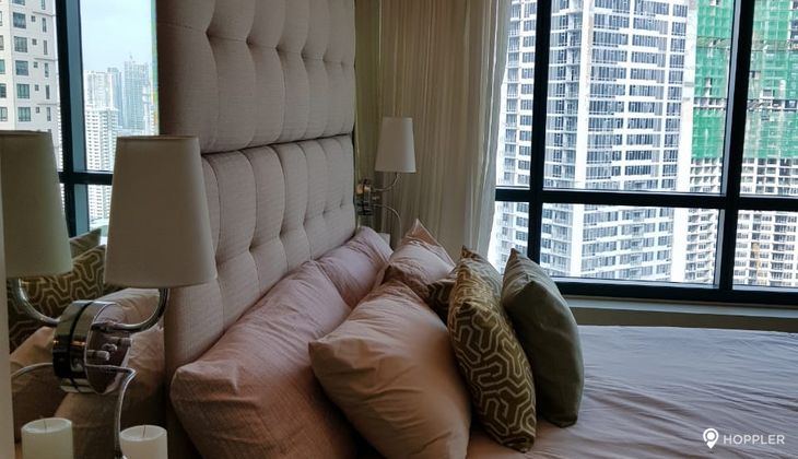 "1BR Condo for Rent in Edades Tower and Garden Villas, Rockwell Center, Makati"03