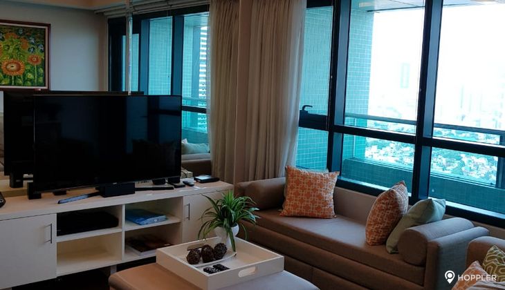 "1BR Condo for Rent in Edades Tower and Garden Villas, Rockwell Center, Makati"04