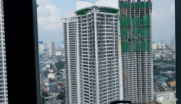 "1BR Condo for Rent in Edades Tower and Garden Villas, Rockwell Center, Makati"07