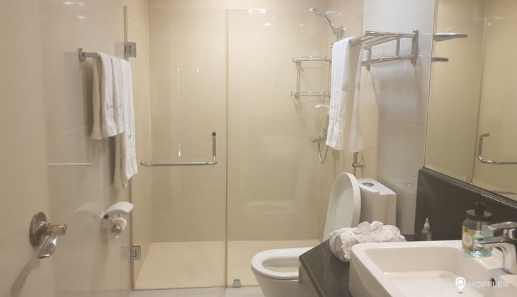 "3BR Condo for Rent in 8 Forbes Town Road, BGC - Bonifacio Global City, Taguig"08