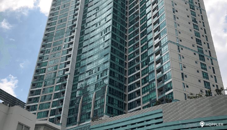 "2BR Condo for Rent in 8 Forbes Town Road, BGC - Bonifacio Global City, Taguig"10