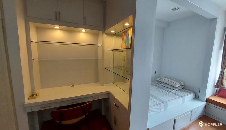 "Studio Condo for Rent in One Legazpi Park, Legazpi Village, Makati"04