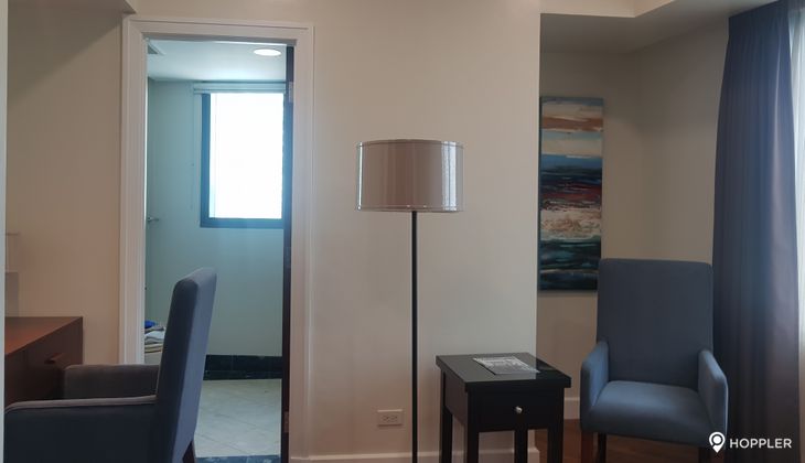 "3BR Condo for Rent in Amorsolo East, Rockwell Center, Makati"03
