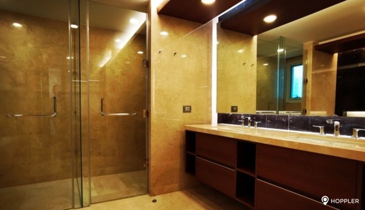 "3BR Condo for Rent in Two Roxas Triangle, Salcedo Village, Makati"02