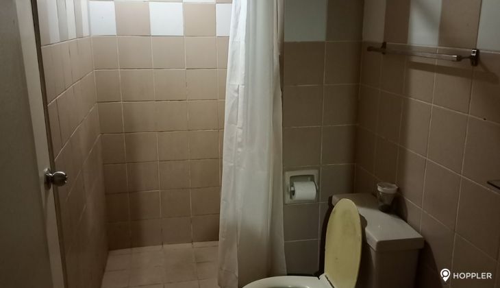 "1BR Condo for Rent in MPT Suites, Poblacion, Makati"08