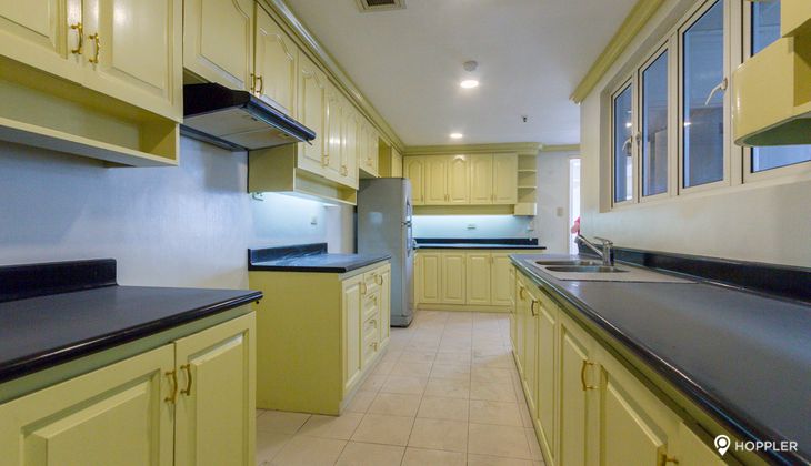 "3BR Condo for Rent in The Salcedo Park, Salcedo Village, Makati"02