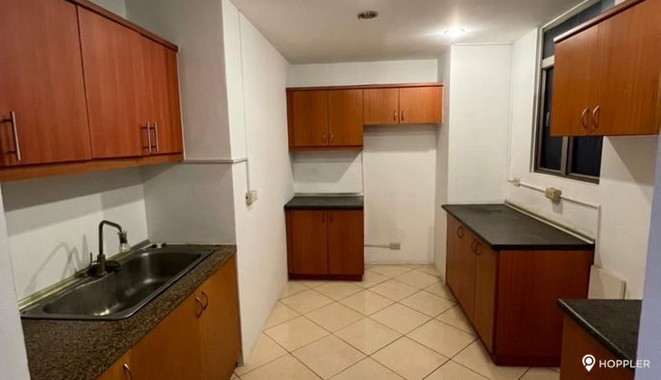 "1BR Condo for Rent in Paseo Parkview Suites, Salcedo Village, Makati"02