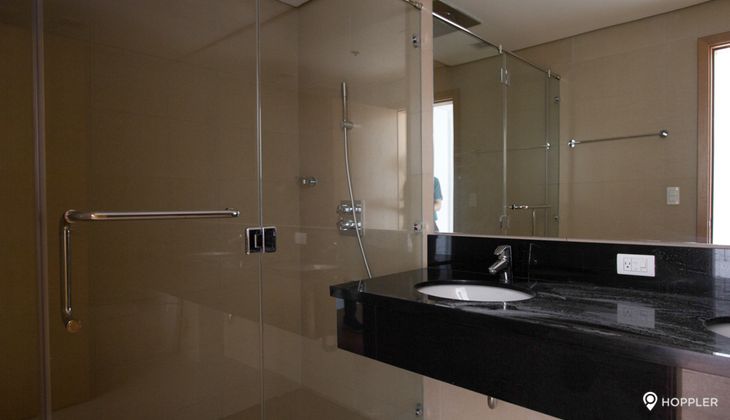"1BR Condo for Rent in Park Terraces, San Lorenzo Village, Makati"03
