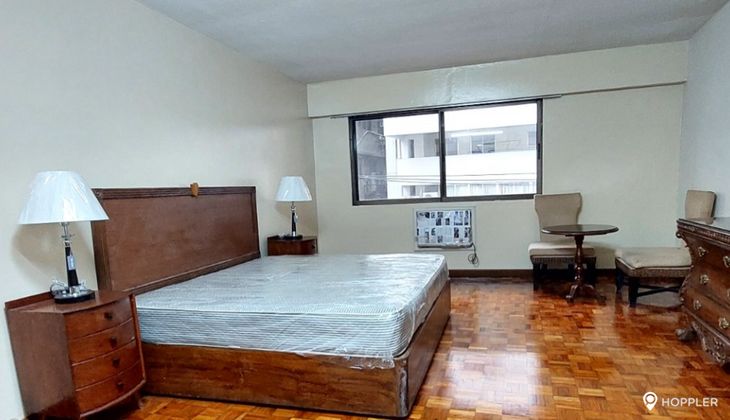"2BR Condo for Rent in Sunrise Terrace, Legazpi Village, Makati"02