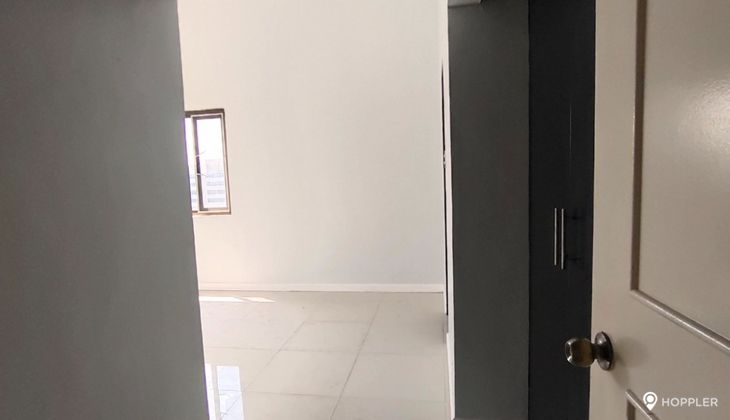 "3BR Condo for Rent in Eastwood Lafayette, Eastwood City, Quezon City"02