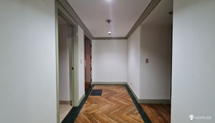 "3BR Condo for Rent in Luna Gardens, Rockwell Center, Makati"05