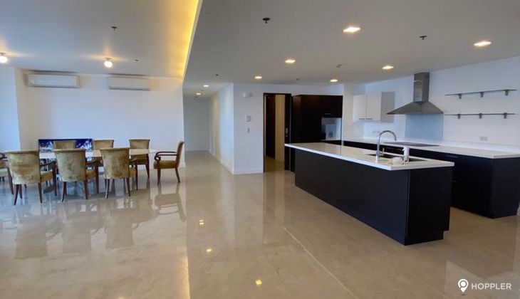 "4BR Condo for Rent in The Suites at One Bonifacio High Street, BGC - Bonifacio Global City, Taguig"01