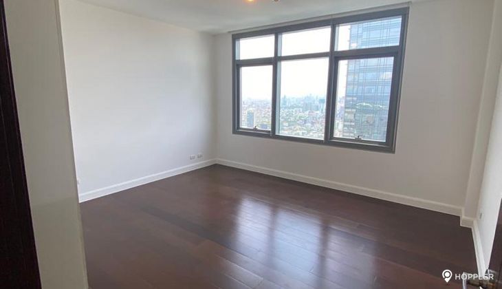 "4BR Condo for Rent in The Suites at One Bonifacio High Street, BGC - Bonifacio Global City, Taguig"05