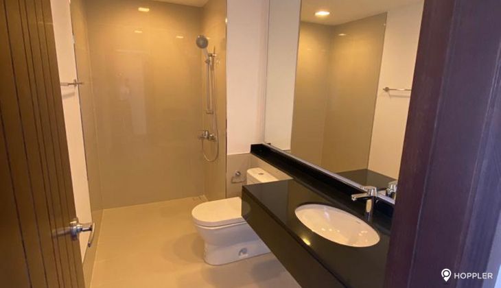"4BR Condo for Rent in The Suites at One Bonifacio High Street, BGC - Bonifacio Global City, Taguig"09