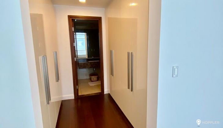 "2BR Condo for Rent in The Suites at One Bonifacio High Street, BGC - Bonifacio Global City, Taguig"02