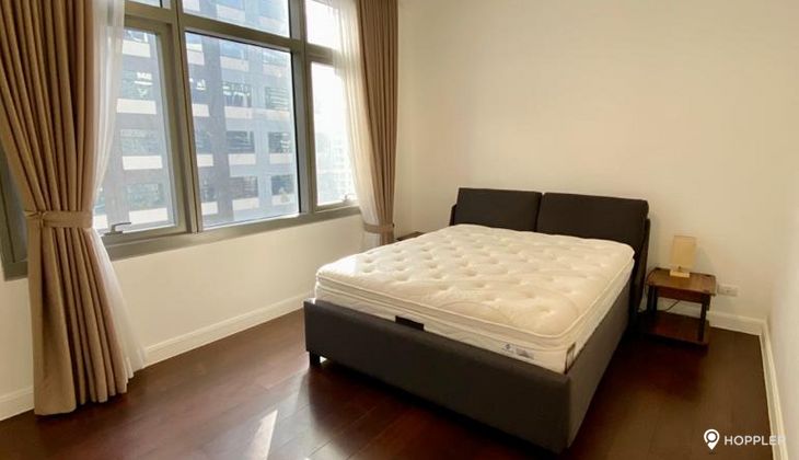 "2BR Condo for Rent in The Suites at One Bonifacio High Street, BGC - Bonifacio Global City, Taguig"04
