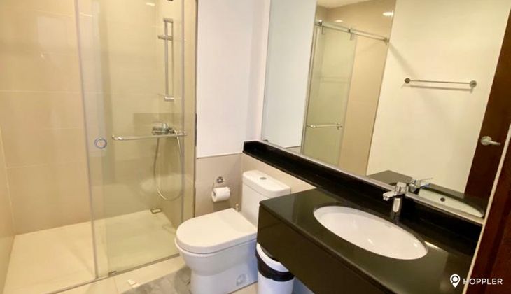 "2BR Condo for Rent in The Suites at One Bonifacio High Street, BGC - Bonifacio Global City, Taguig"10