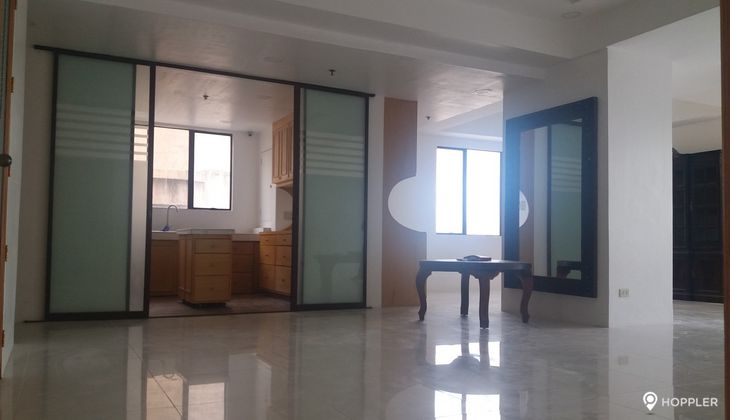 "3BR Condo for Rent in Eisenhower Condominium, Greenhills, San Juan"04