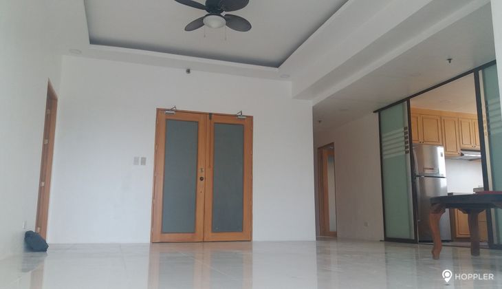 "3BR Condo for Rent in Eisenhower Condominium, Greenhills, San Juan"05