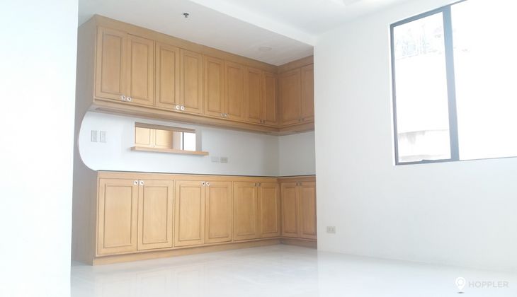 "3BR Condo for Rent in Eisenhower Condominium, Greenhills, San Juan"06