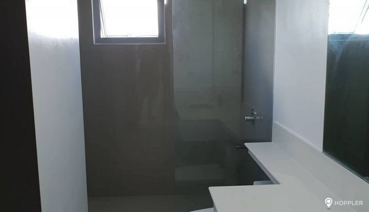 "2BR Condo for Rent in Bristol, Alabang, Muntinlupa"04