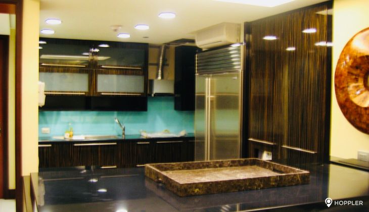 "4BR Condo for Rent in Luna Gardens, Rockwell Center, Makati"03