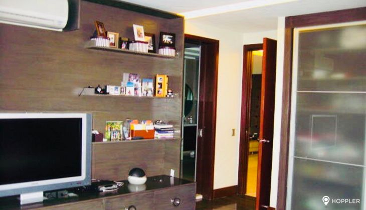 "4BR Condo for Rent in Luna Gardens, Rockwell Center, Makati"05