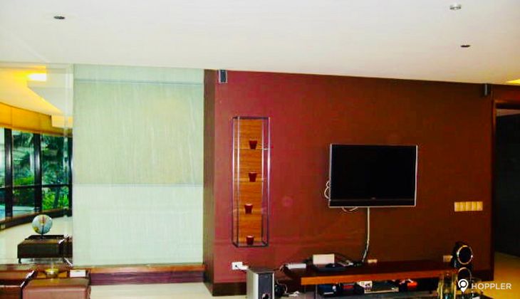 "4BR Condo for Rent in Luna Gardens, Rockwell Center, Makati"09
