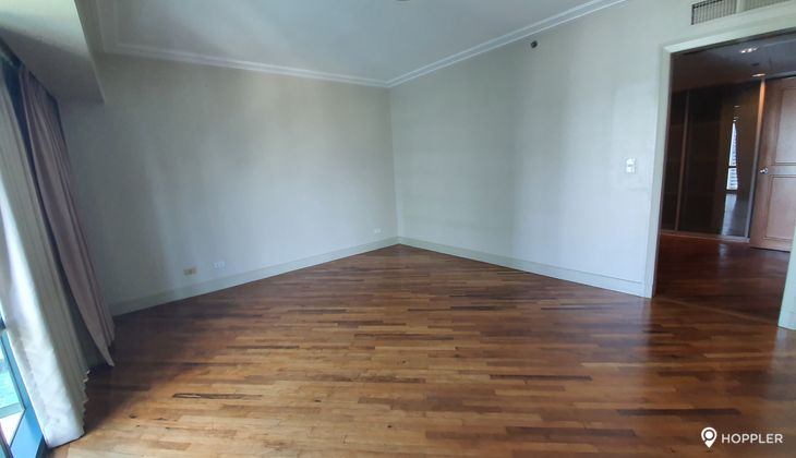 "3BR Condo for Rent in Hidalgo Place, Rockwell Center, Makati"09