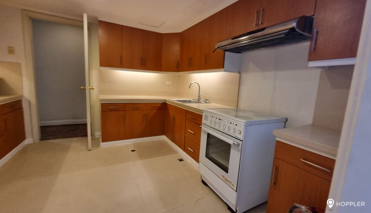 "2BR Condo for Rent in The Frabella 1, Legazpi Village, Makati"10