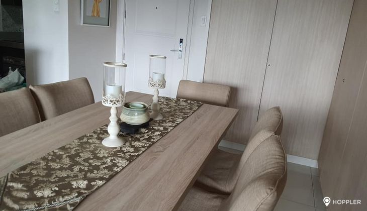 "2BR Condo for Rent in Edades Tower and Garden Villas, Rockwell Center, Makati"03