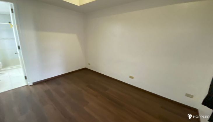 "2BR Condo for Rent in One Lafayette Square, Salcedo Village, Makati"03