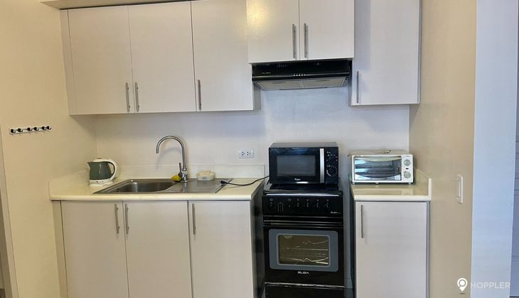"2BR Condo for Rent in Senta, Legazpi Village, Makati"03