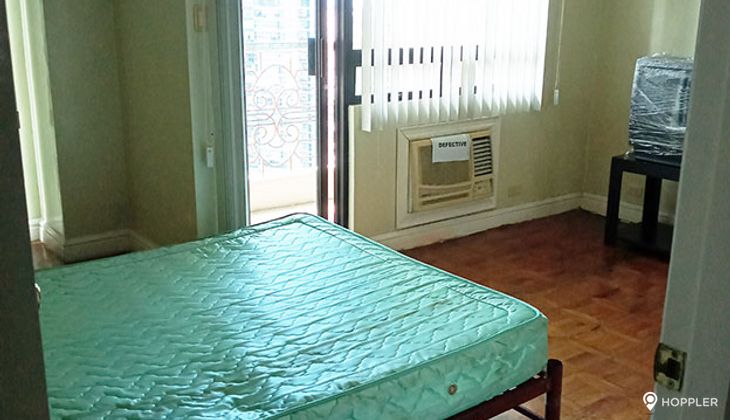 "2BR Condo for Rent in BSA Suites, Legazpi Village, Makati"08