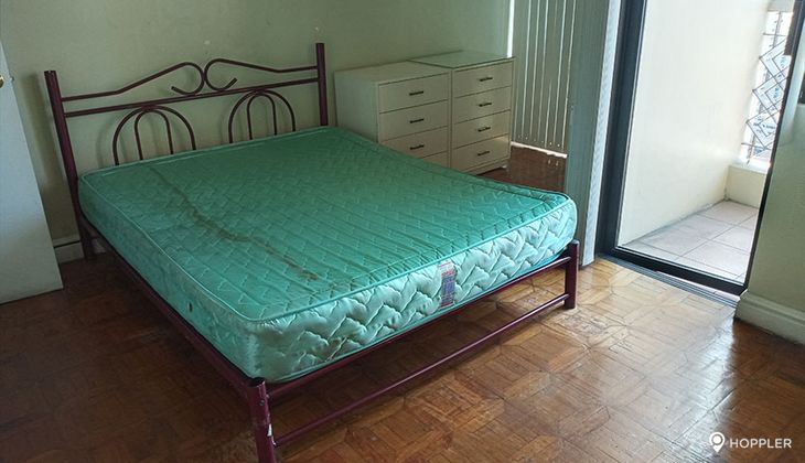 "2BR Condo for Rent in BSA Suites, Legazpi Village, Makati"09