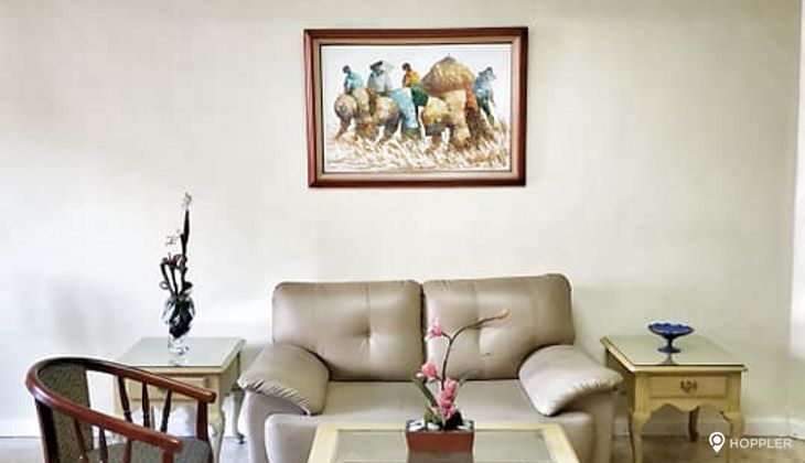 "2BR Condo for Rent in LPL Manor, Salcedo Village, Makati"03
