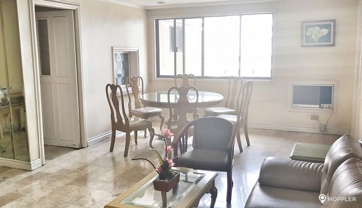"2BR Condo for Rent in LPL Manor, Salcedo Village, Makati"08