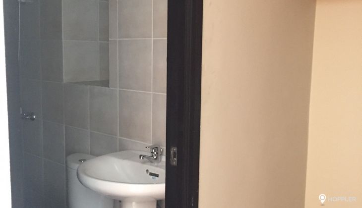 "1BR Condo for Rent in Fairways Tower, BGC - Bonifacio Global City, Taguig"03