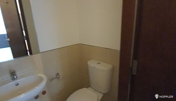 "2BR Condo for Rent in The Suites at One Bonifacio High Street, BGC - Bonifacio Global City, Taguig"02