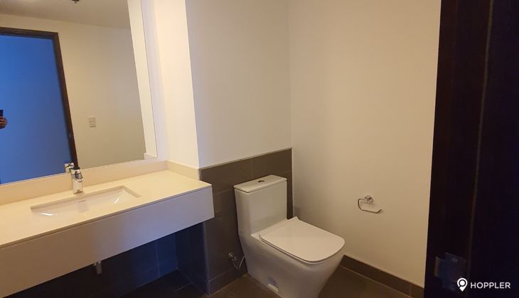 "2BR Condo for Rent in The Suites at One Bonifacio High Street, BGC - Bonifacio Global City, Taguig"09