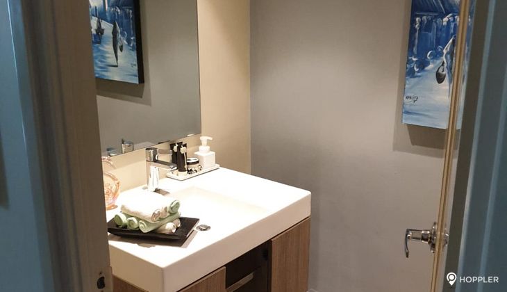 "3BR Condo for Rent in Edades Tower and Garden Villas, Rockwell Center, Makati"03